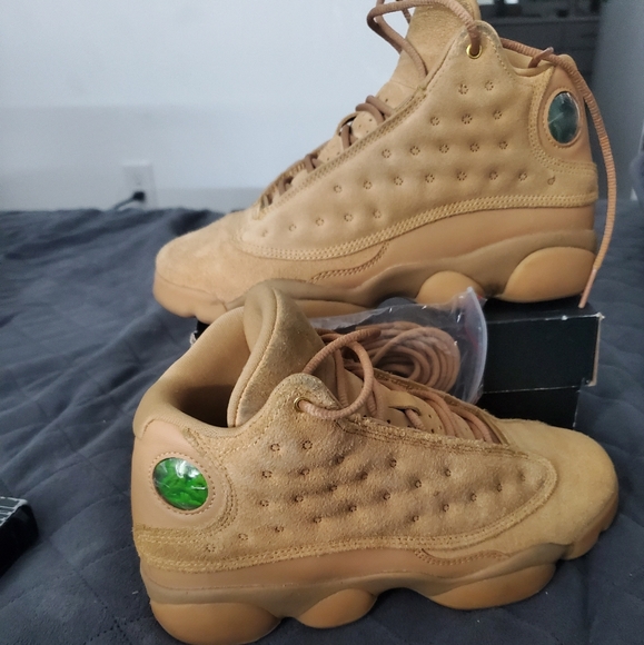 Jordan Tan Lace-Up Sneakers with Rubber Sole - Picture 4 of 6